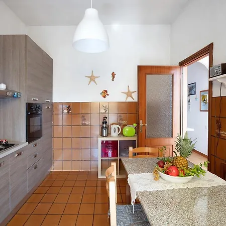 Lardarina Villa