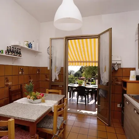 Lardarina Villa