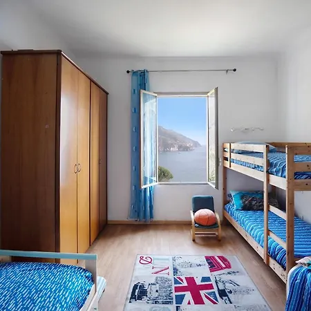 Lardarina Villa *